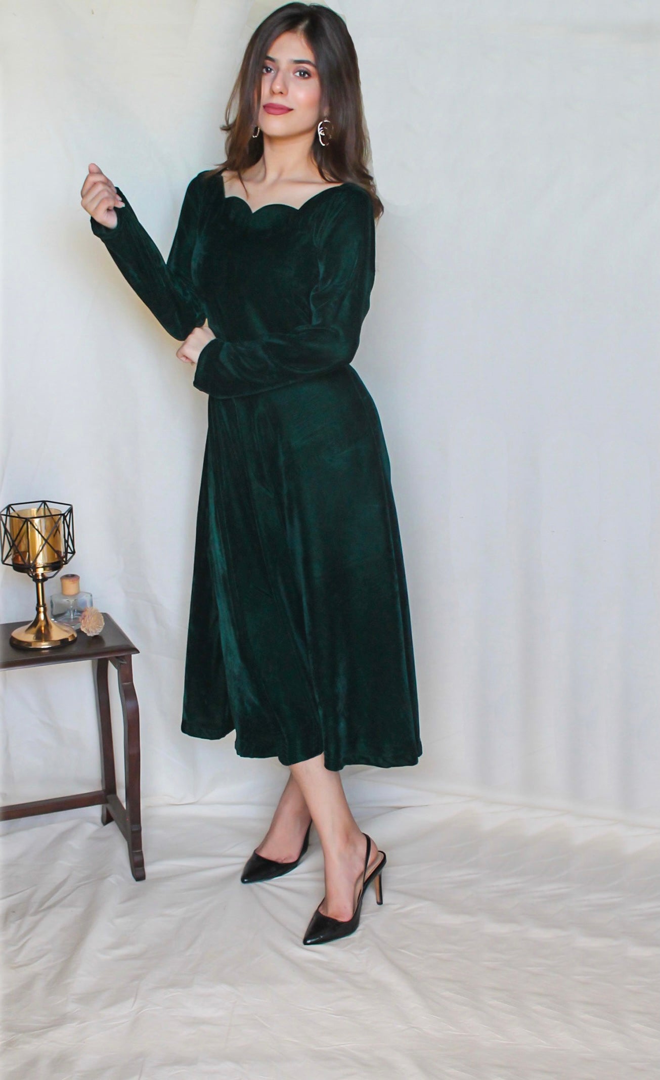 Emerald Green Velvet Dress – ZoyaHussain - Main Image